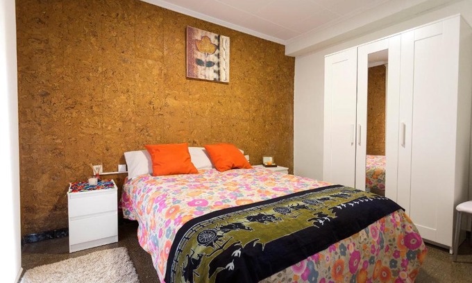 Ripoll Apartment | Conveniently Located Apartamento Céntrico III for Families