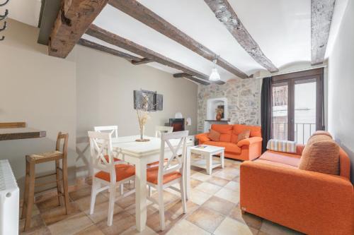 Alcala de la Selva Apartment | Cozy Apartment Casa El Cojo 1a - Family-Friendly Retreat