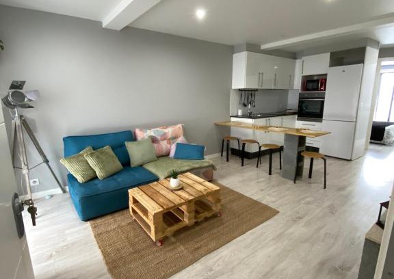 Santiago de Vigo Apartment | Pet-Friendly Getaway at Apartamento Callao - Rated 9.3/10