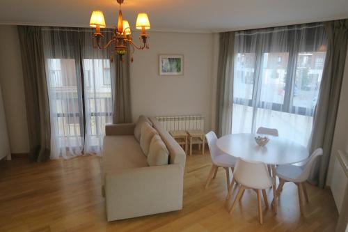 Ezcaray Apartment | Elegant Apartment Calle San Isidro 1ºA - Rated 9.4/10