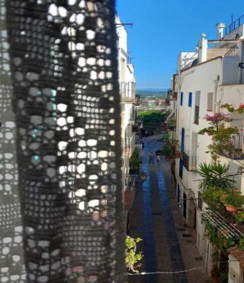 Peniscola Old Town Apartment | Oceanfront Getaway at Apartamento CaMaría Castillo 3º