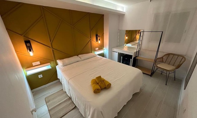 Cabo de las Huertas Apartment | Family-Friendly Apartamento Cangrejo with Pool Access
