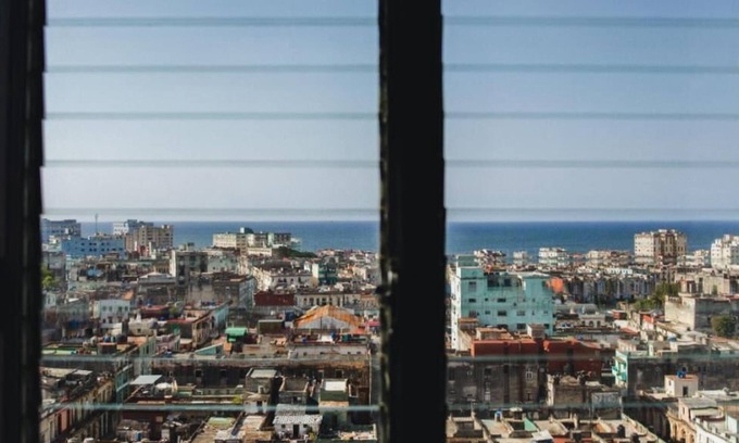 Centro Havana Apartment | Cozy Apartment Carlos: Family-Friendly with Spa Amenities