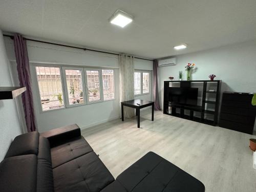 Alicante Apartment | Family-Friendly Retreat at Apartamento Carolinas