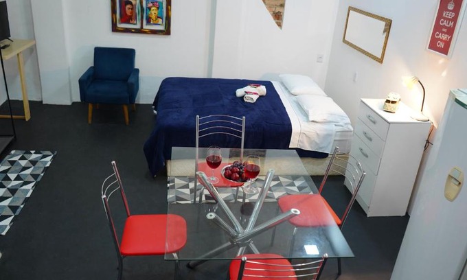 Partenon Apartment | Comfortable Suite with Kitchen Near Bourbon Shopping