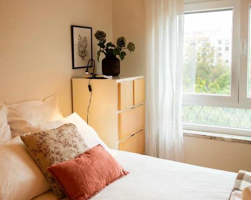 Sao Juliao Apartment | Elegant Apartment with Castle Views and Breakfast Included