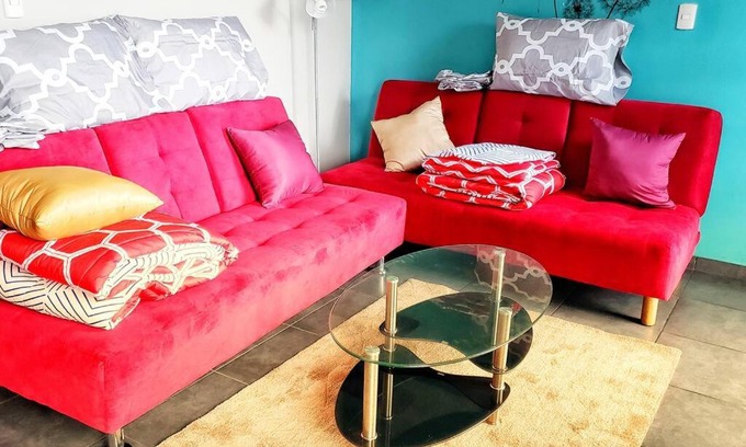 Zona 11 Apartment | Pet-Friendly Condo with Pool and Kitchen for Your Getaway