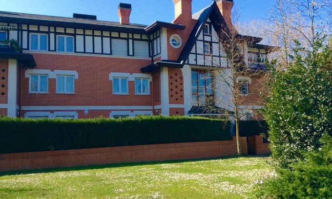 Getxo Apartment | Pet-Friendly Apartment with Garden and High Guest Ratings