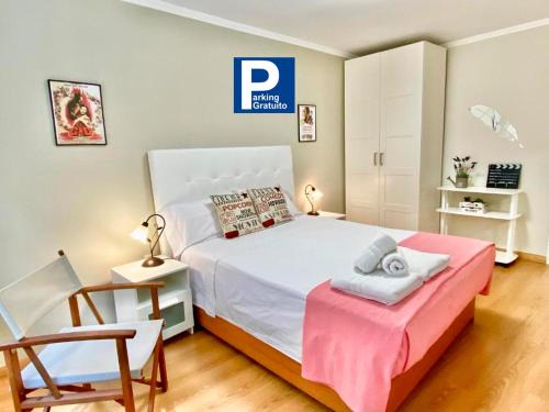 Almeria Centro Apartment | Prime 2-Bedroom Apartment in the City Center - Guest Rated 9.8