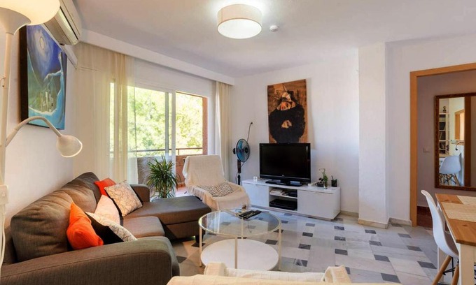 Ciudad Jardin Apartment | Pet-Friendly Apartment with Free Parking & 9.5 Rating