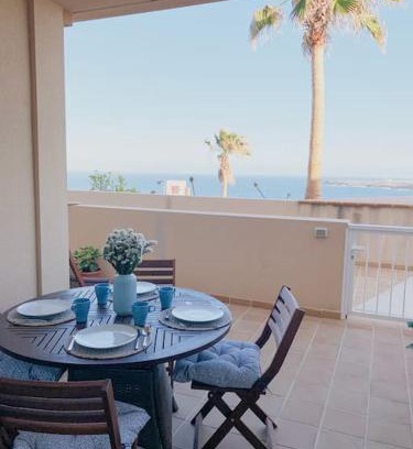 Poris de Abona Apartment | Seaside Escape: Apartamento con Vistas al Mar el Porís