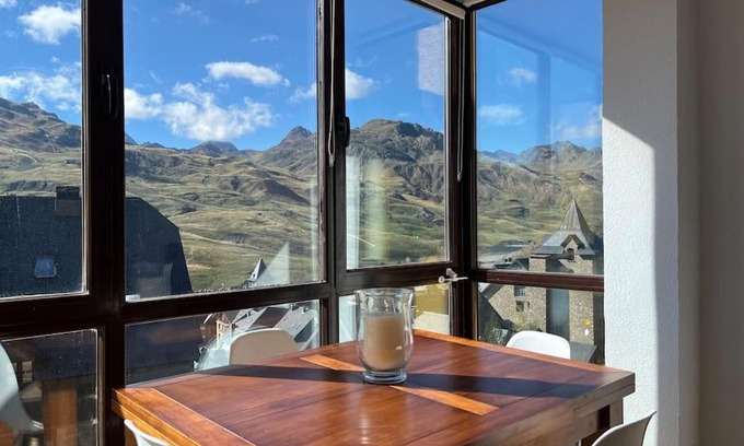 Formigal Apartment | Scenic Apartment with Views in Formigal - Guest Rated 9.7