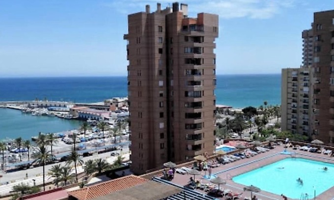 Fuengirola City Centre Hotel | Cozy Costa del Sol Beach First with Pool and Ocean Views