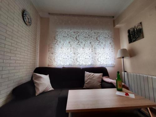 Distrito Llano Apartment | 2-Bedroom Apartment near Begoña with Private Parking