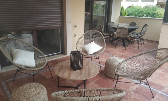 Aguilas Apartment | Elegant Apartment with Ocean View & Pool in Isla del Fraile