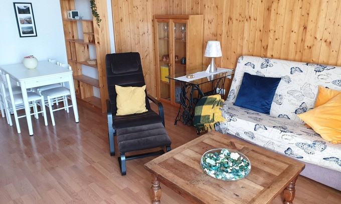Villanua Apartment | Spacious Apartment Villanúa with Spa and Family Amenities