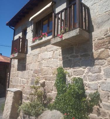 Maus de Salas Apartment | Child-Friendly Apartment do Xurés with 9.5/10 Rating