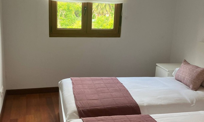 Novales Apartment | Ideal Family Retreat: Apartamento dos Dormitorios in Novales