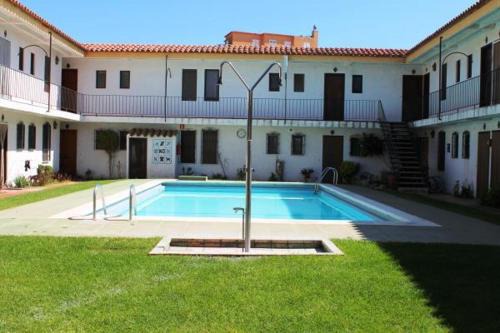 Els Griells Apartment | Cozy Oceanfront Apartment El Cortijo Estartit with Pool