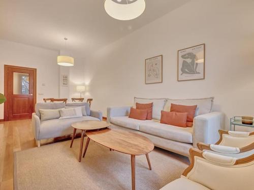 Primer Ensanche Apartment | Family-Friendly Retreat at Apartamento El Cuarto Rey