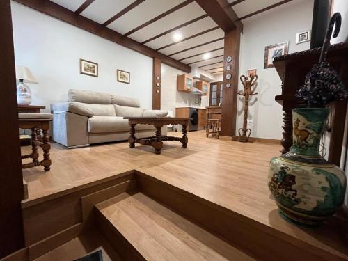 Santillana del Mar Apartment | Cozy El rincón del Gato II: Pet & Child Friendly Escape