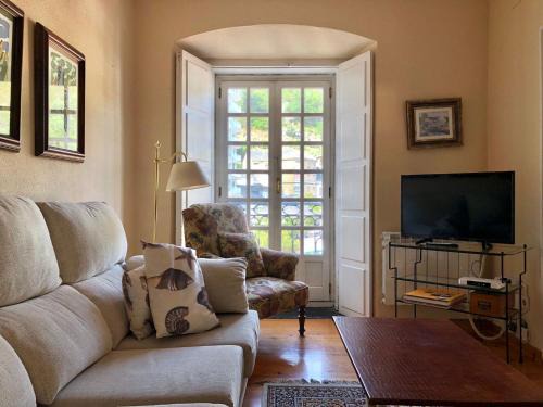 Luarca Apartment | Oceanfront Apartment El Parque: Rated 9.2 by Guests