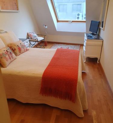 Boiro Apartment | Seaside Apartment in Boiro with Private Beach Access