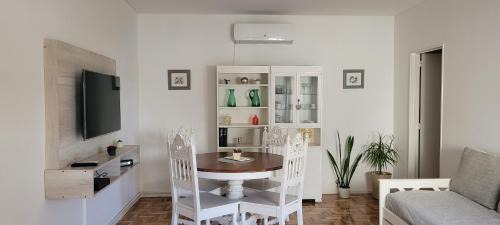 Lomas de Zamora Apartment | Central Lomas Apartment: Family-Friendly with Breakfast Included
