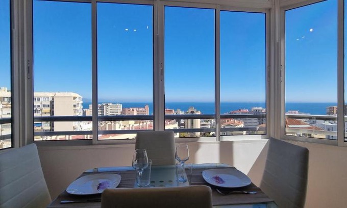 Torremolinos City Centre Apartment | Central Apartment with Ocean Views - Perfect for 3 Guests