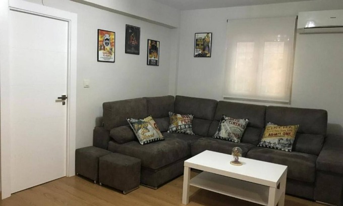 Almeria Centro Apartment | Central 2-Bedroom Apartment with Free Parking for Families