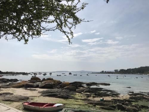 Isla de Arosa Apartment | Oceanfront Apartment on the Island with Exceptional Rating