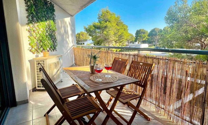 Calafat Apartment | Beachfront Apartment with Family and Pet-Friendly Amenities