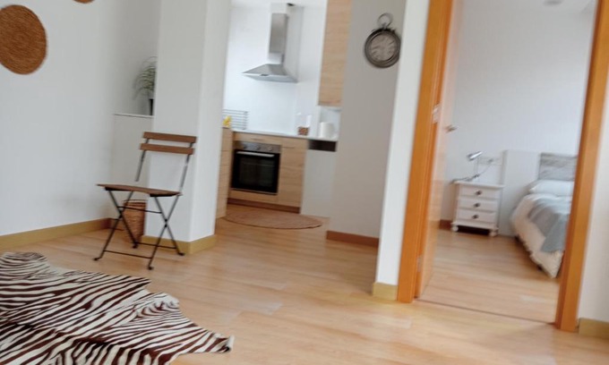 Malpica de Bergantinos Apartment | Cozy Apartment in Malpica with Pool and Pet-Friendly Options