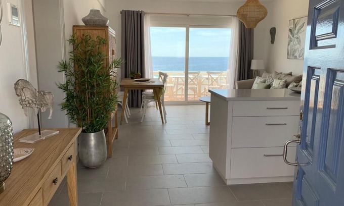 Sant Tomas Apartment | Oceanfront Apartment in Playa Santo Tomas - Rated 9.4/10