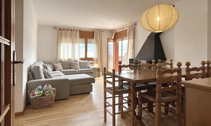 Puigcerda Apartment | Puigcerda V: Guest Rated 10/10 with Family-Friendly Amenities