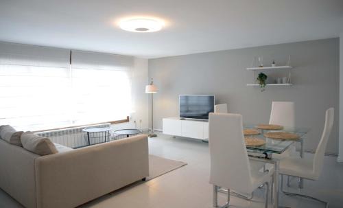 Sigueiro Apartment | Family-Friendly Apartment in Sigüeiro with Top Ratings