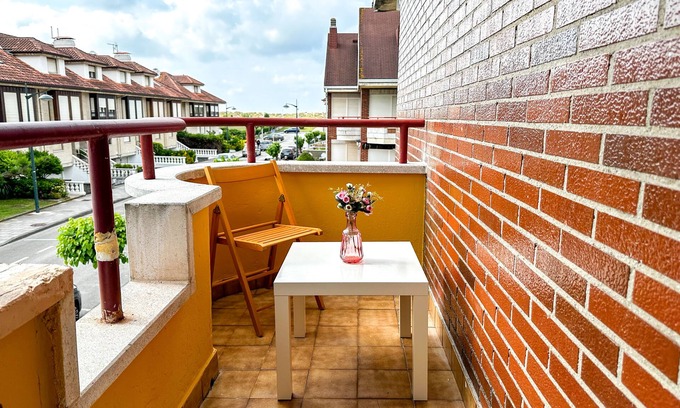 Somo Apartment | Cozy Apartment in Somo Just 300m from the Beach