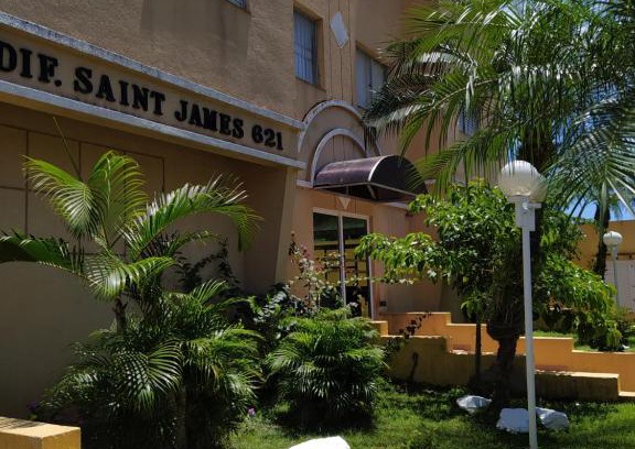 Jardim Centenario Apartment | Convenient Stay at Apartamento Enseada, Steps from the Beach