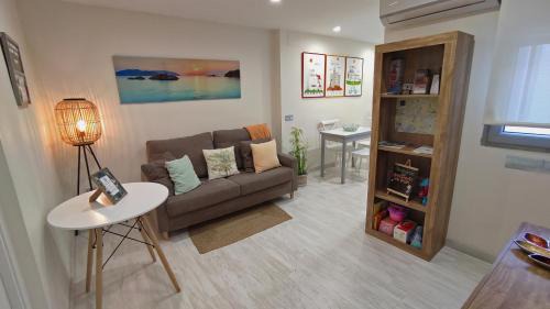 Castello de la Plana Apartment | Family-Friendly Stay at Apartamento La Unión - 9.6/10 Rating