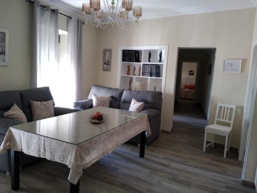 Fregenal de la Sierra Apartment | Highly Rated Fregenal Centro R&S - Perfect for Families