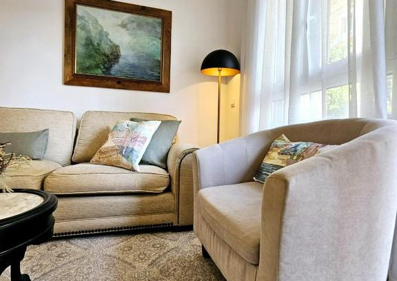 Jerez de la Frontera Apartment | Family-Friendly Apartamento Vetalegua Jerez - 4-Star Oasis