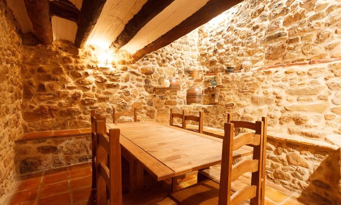 Penarroya de Tastavins Apartment | Pet-Friendly Retreat at Apartamentos La Pastora - 9.3/10