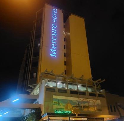 Florianopolis Hotel | Executive Apartment with Ocean View & Pool - 5 Star Rated