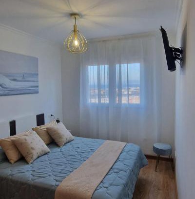 Burela Apartment | Family-Friendly Retreat at Apartamento Faro Burela