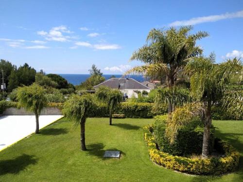 Montalvo Apartment | Oceanfront Apartment Fontiñas in Sanxenxo with Pool