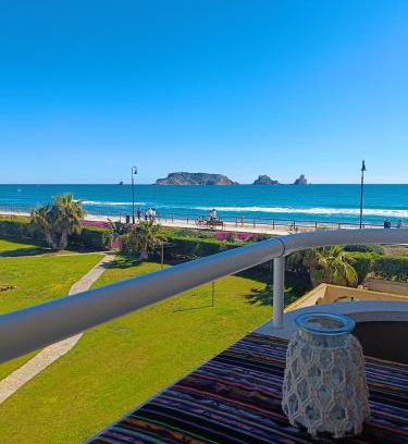 Els Griells Apartment | Oceanfront Apartment in L'Estartit with Pool & Ocean Views