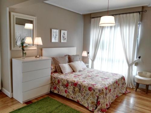 Algorta Apartment | Cozy Getxo Tranquility Apartment with Oceanfront Views