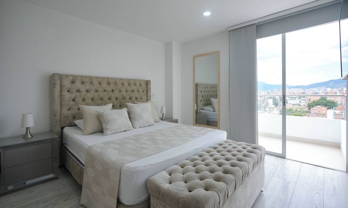 San Javier Apartment | Central Apartment in Medellín with Pool and Spa Amenities
