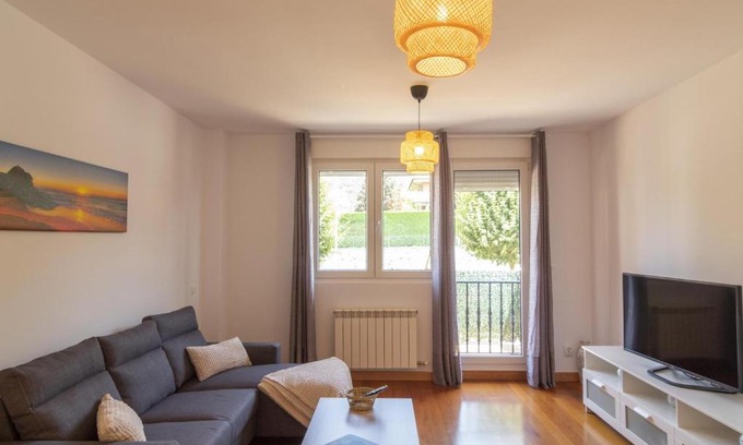 Escobedo Apartment | Family-Friendly Stay at Apartamento Holidea El rincón de Arce