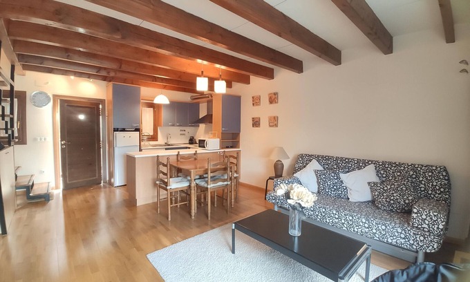 Villanua Apartment | Cozy Apartment Villanúa with Pool and Spa for 6 Guests